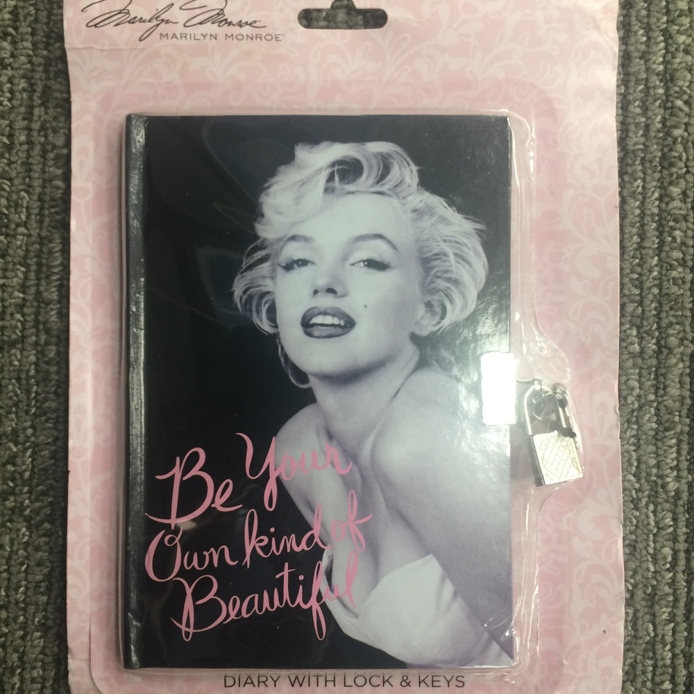 NWT Marilyn Monroe Beautiful Diary